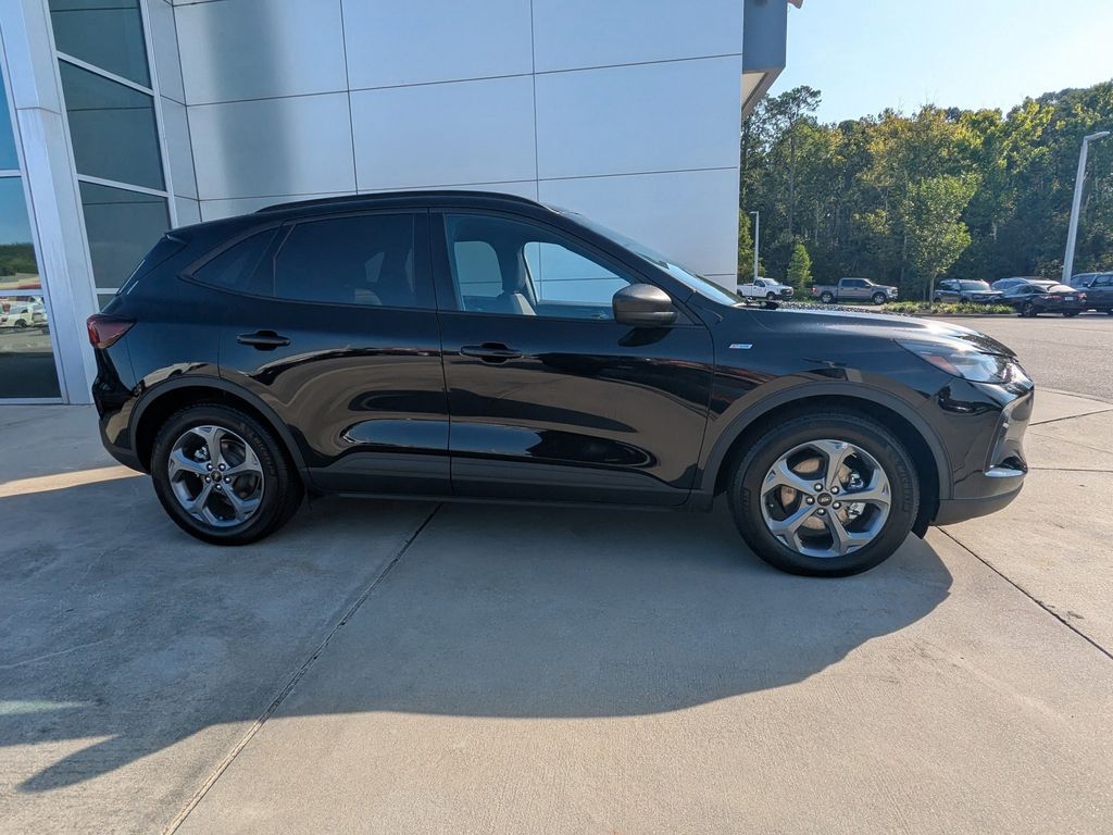 2025 Ford Escape ST-Line photo 3