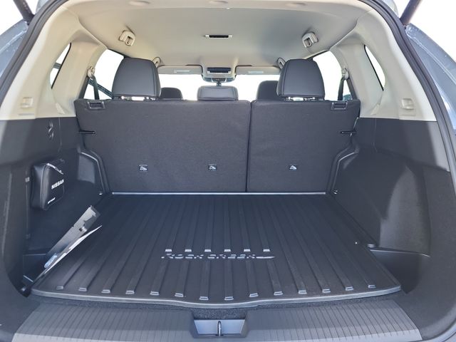2026 Nissan Rogue SV photo 21