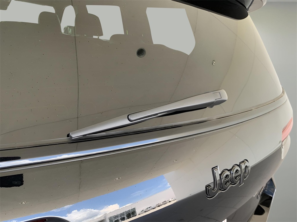 2025 Jeep Grand Cherokee Limited photo 14