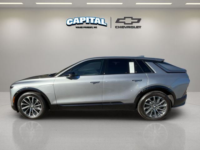 2025 Cadillac Lyriq Sport photo 2