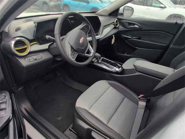 2026 Chevrolet Trax LT photo 4