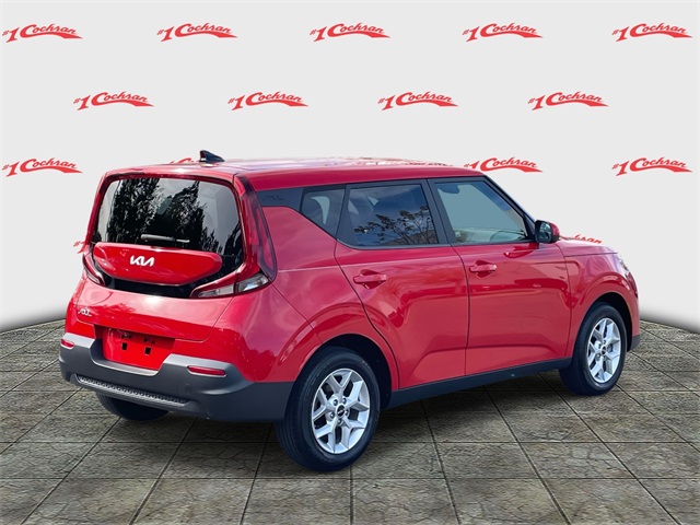 2022 Kia Soul LX photo 2