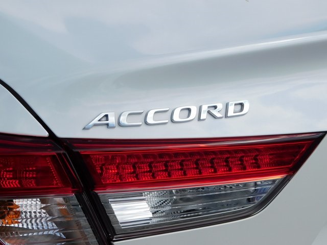 2019 Honda Accord EX-L photo 18