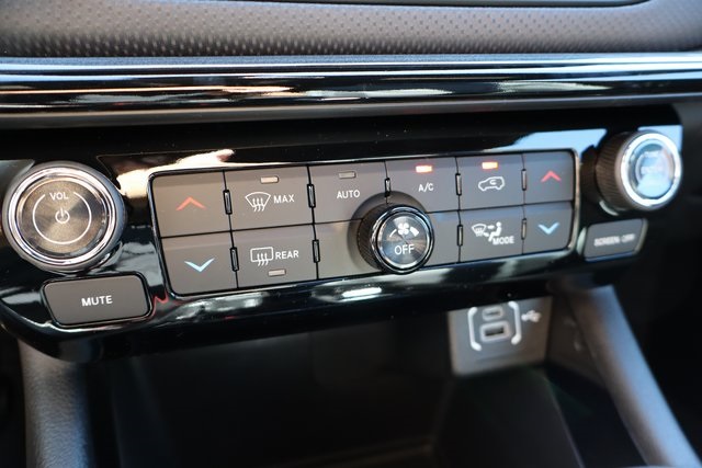 2026 Jeep Compass Limited Altitude photo 18
