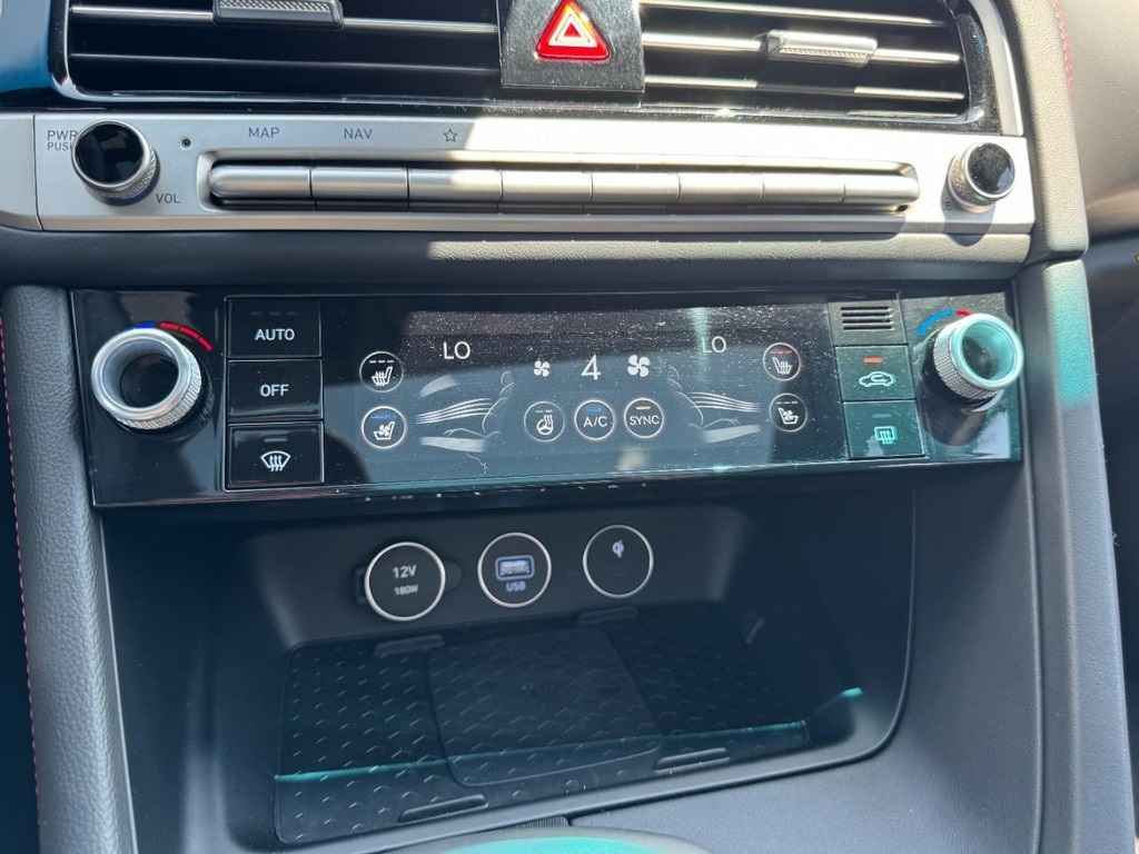2025 Genesis G70 2.5T Sport Prestige photo 19