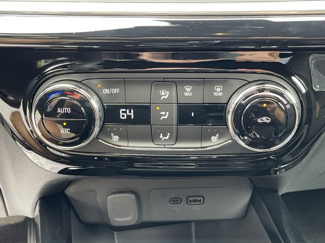 2025 Chevrolet Trax photo 21