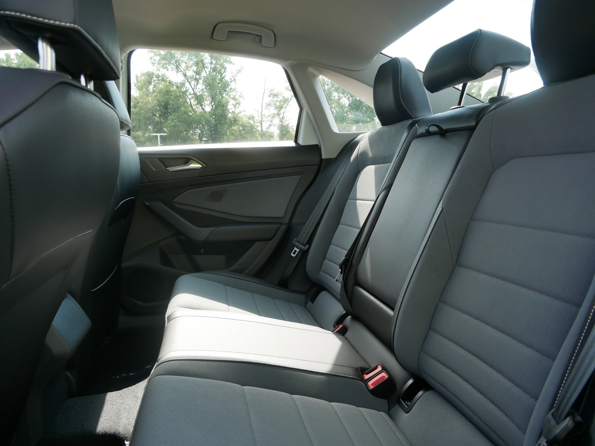 2025 Volkswagen Jetta SE photo 5