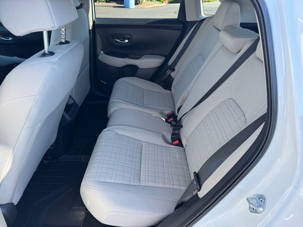 2026 Honda HR-V LX photo 4