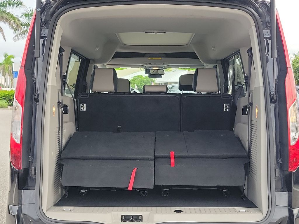 2022 Ford Transit Connect Titanium photo 19
