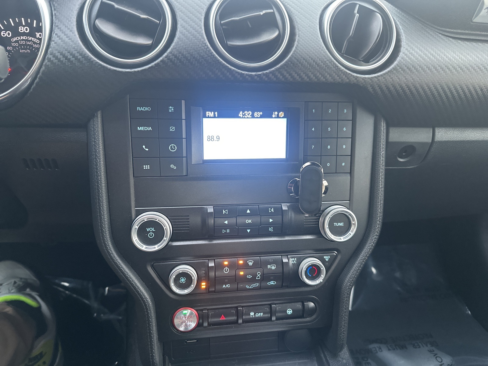 2021 Ford Mustang EcoBoost photo 4