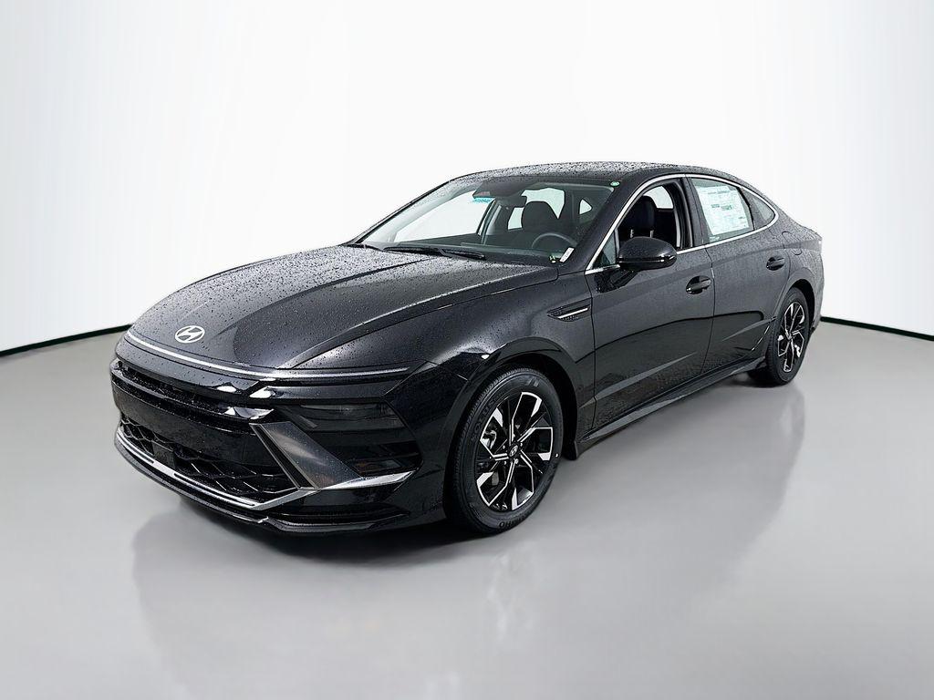 2025 Hyundai Sonata SEL photo 3