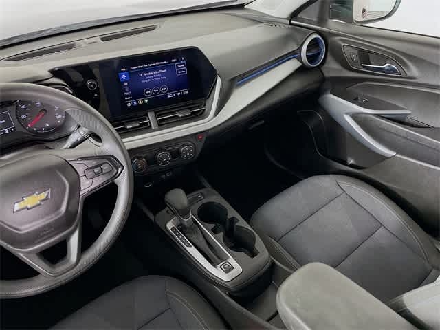 2024 Chevrolet Trax LS photo 22