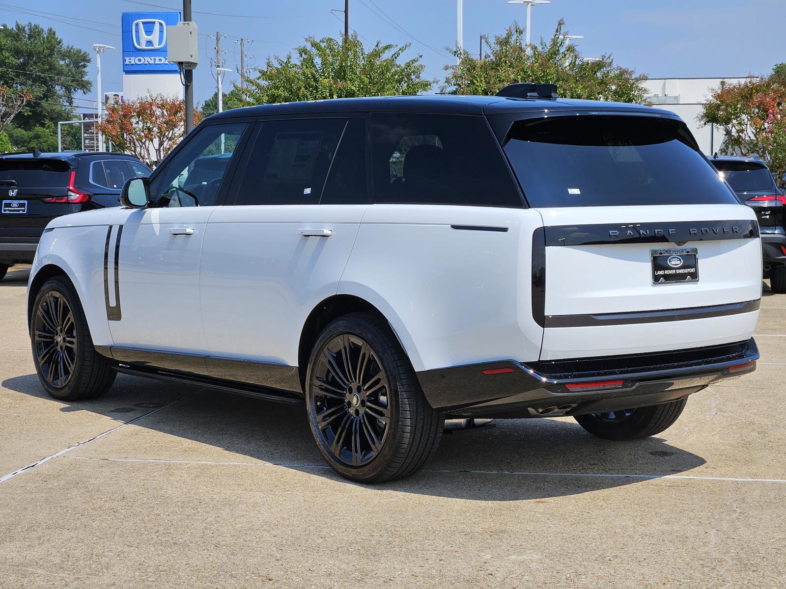 2025 Land Rover Range Rover SE photo 8