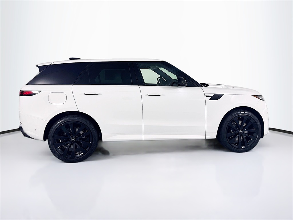 2025 Land Rover Range Rover Sport SE photo 4