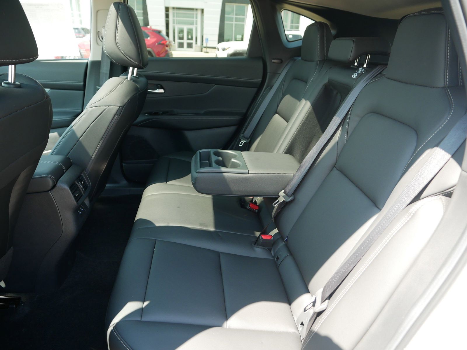 2025 Nissan Murano SL photo 11