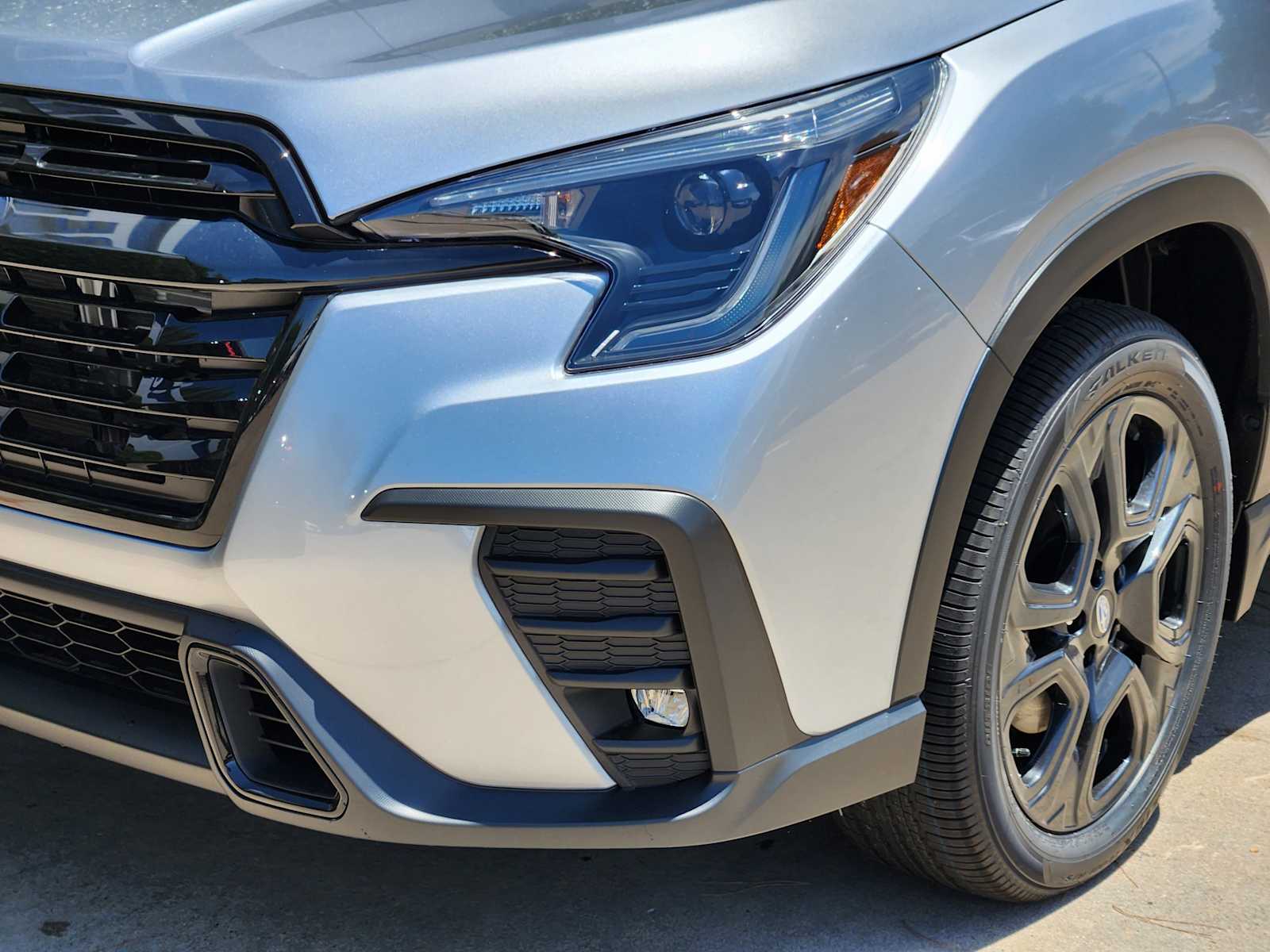 2025 Subaru Ascent Onyx Edition Touring photo 3