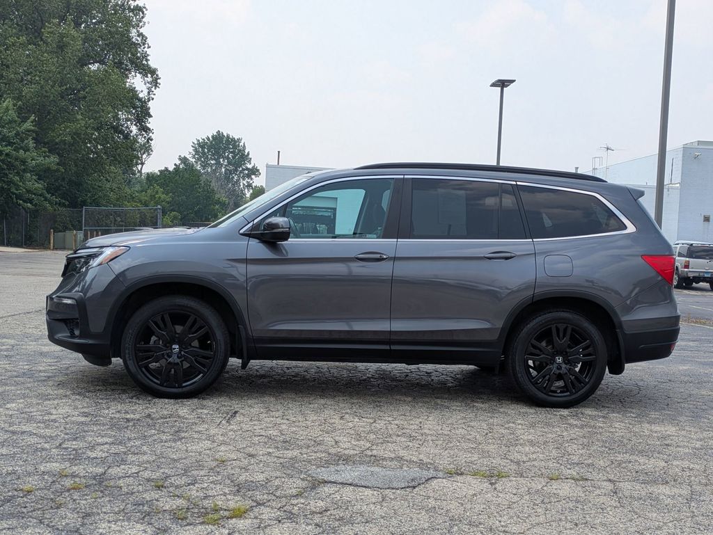 2022 Honda Pilot Special Edition photo 3