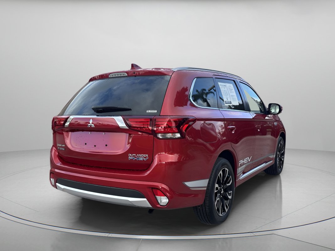 2018 Mitsubishi Outlander PHEV SEL photo 3