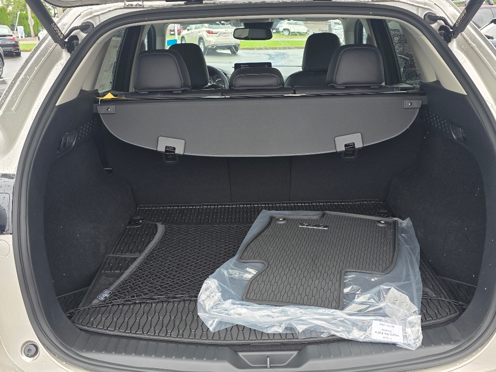 2025 Mazda CX-5 2.5 S Preferred photo 4