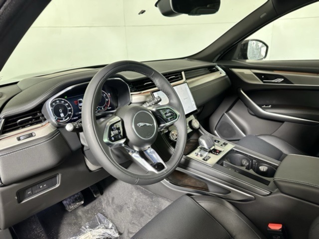 2026 Jaguar F-PACE P250 R-Dynamic S photo 4
