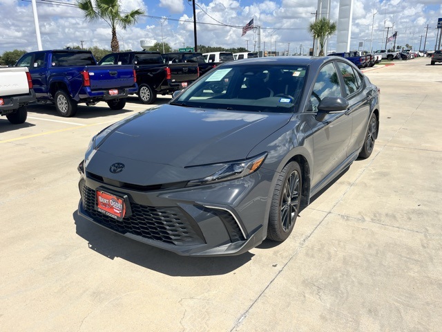 2025 Toyota Camry SE photo 3