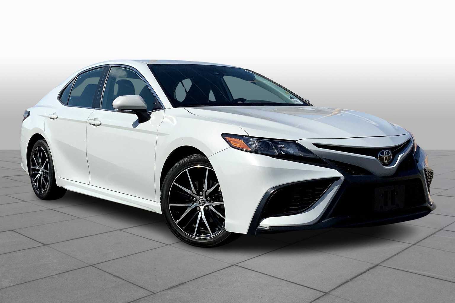 2023 Toyota Camry SE photo 2