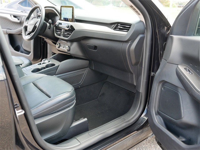 2020 Ford Escape SEL photo 18