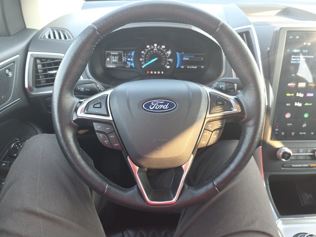 2024 Ford Edge Titanium photo 15