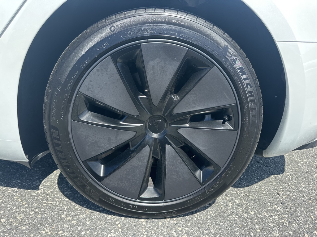 2025 Tesla Model 3 Long Range photo 24