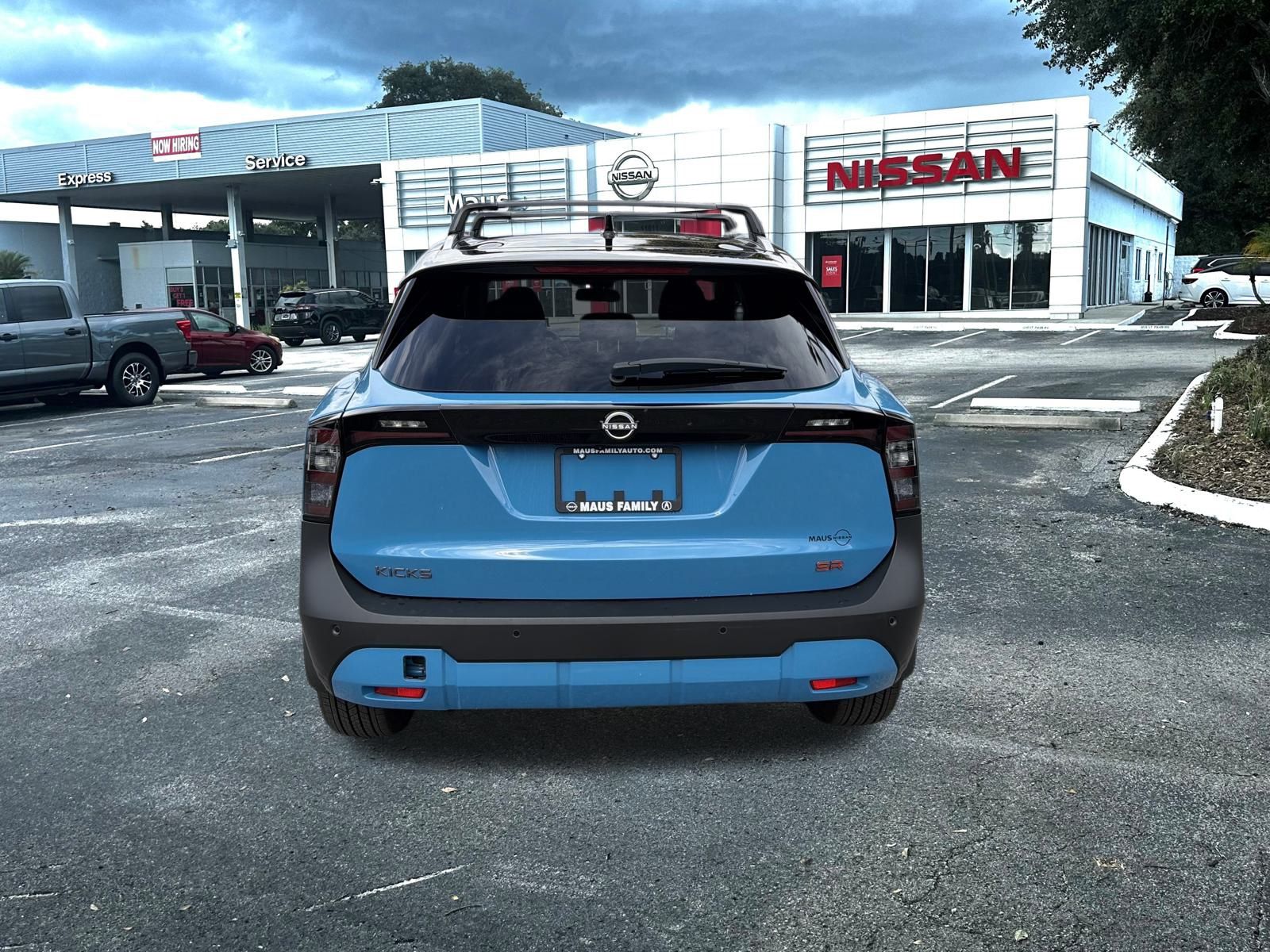 2026 Nissan Kicks SR photo 4