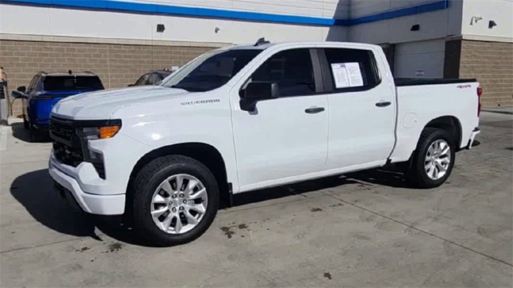 2024 Chevrolet Silverado 1500 Custom photo 4