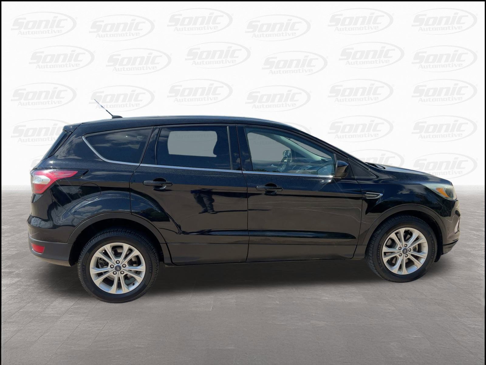 2017 Ford Escape SE photo 7