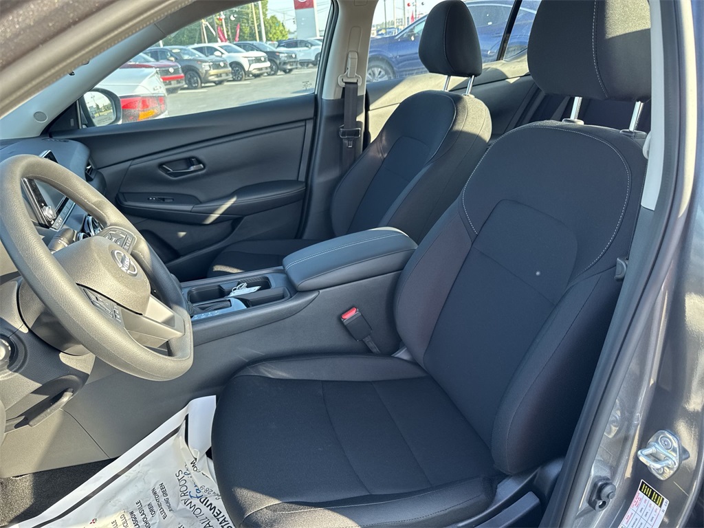 2025 Nissan Sentra S photo 17