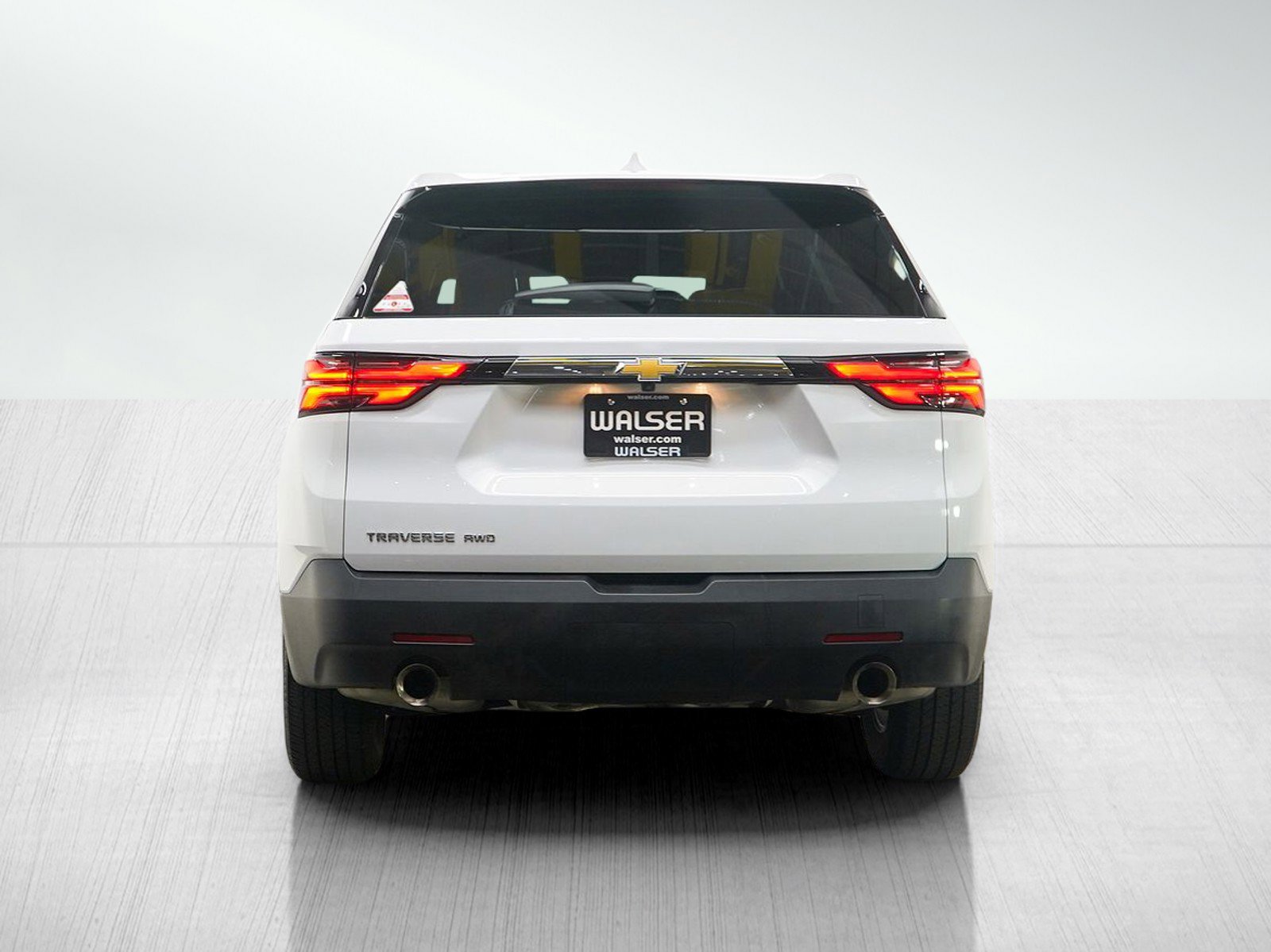 2023 Chevrolet Traverse LS photo 2