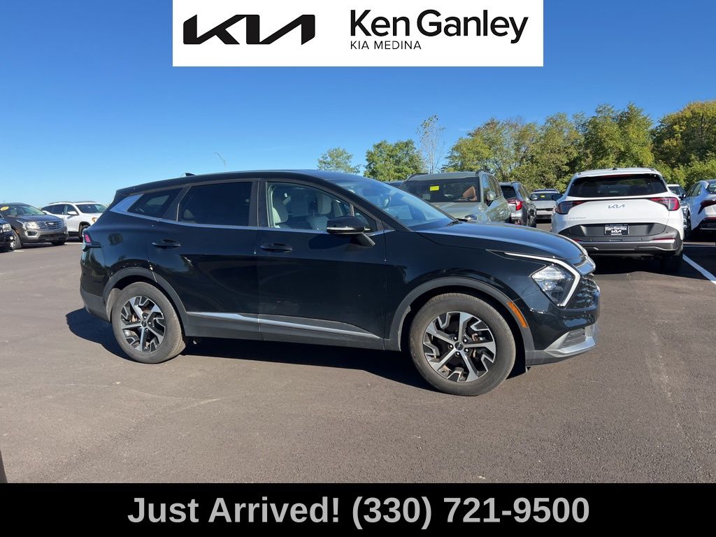 2023 Kia Sportage EX photo 2