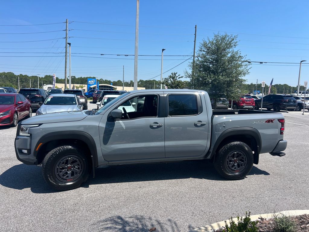 2025 Nissan Frontier PRO-4X photo 2