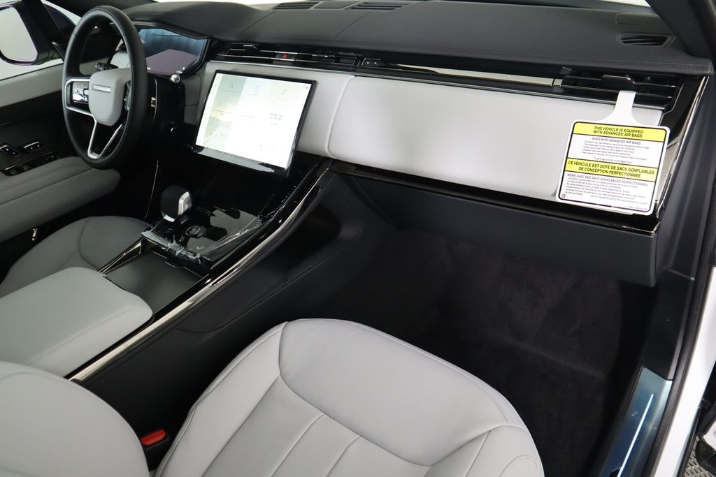 2025 Land Rover Range Rover Sport P360 S photo 16