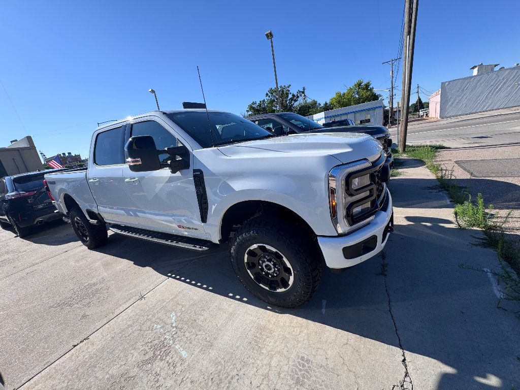 2025 Ford F-250 Lariat photo 4