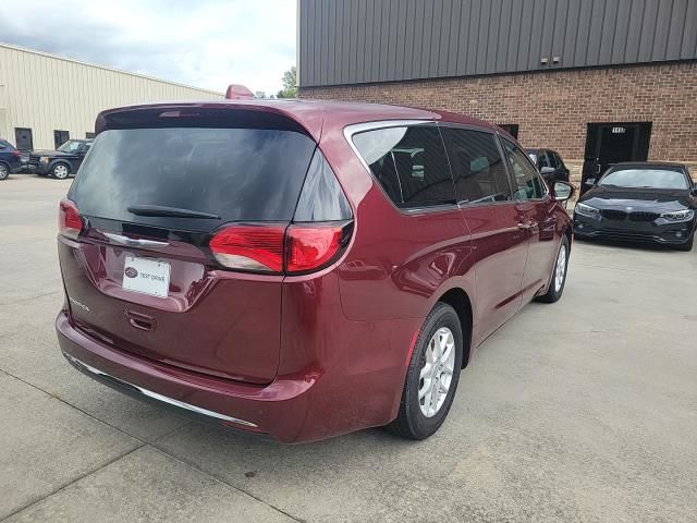 2020 Chrysler Pacifica Touring photo 2
