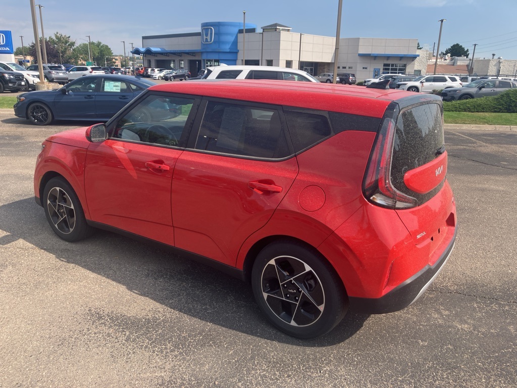 2023 Kia Soul EX photo 3