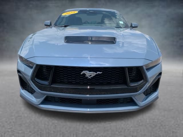 2025 Ford Mustang GT Premium photo 2