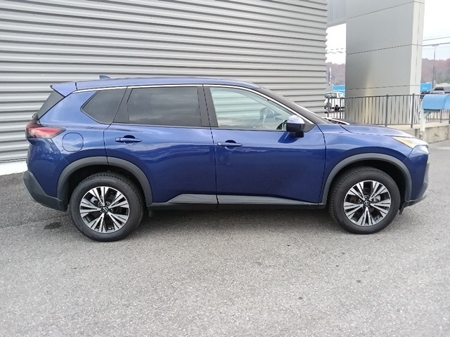 2023 Nissan Rogue SV photo 2