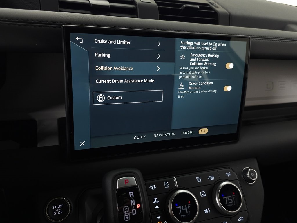 2025 LAND ROVER DEFENDER - Image 25