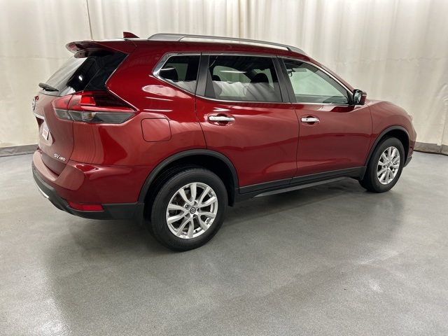 2018 Nissan Rogue SV photo 4