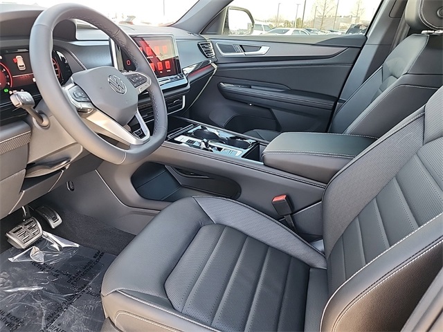 2025 Volkswagen Atlas Cross Sport SEL R-Line photo 12