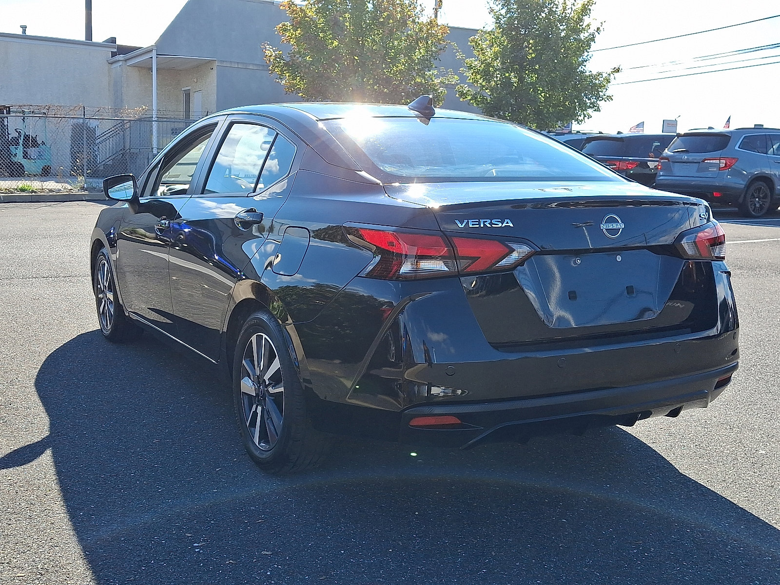 2023 Nissan Versa 1.6 SV photo 3