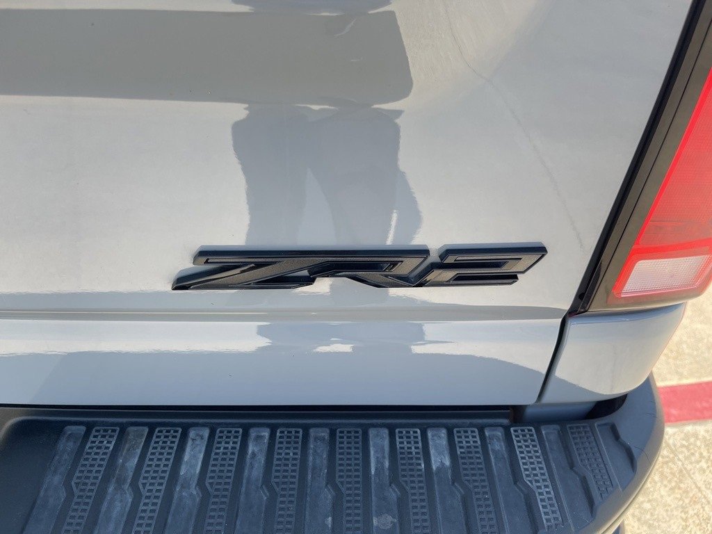 2024 Chevrolet Silverado 2500HD ZR2 photo 3