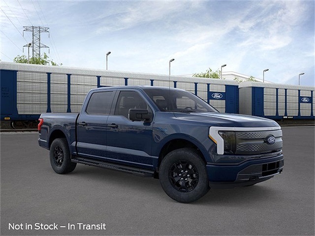2025 Ford F-150 Lightning XLT photo 3