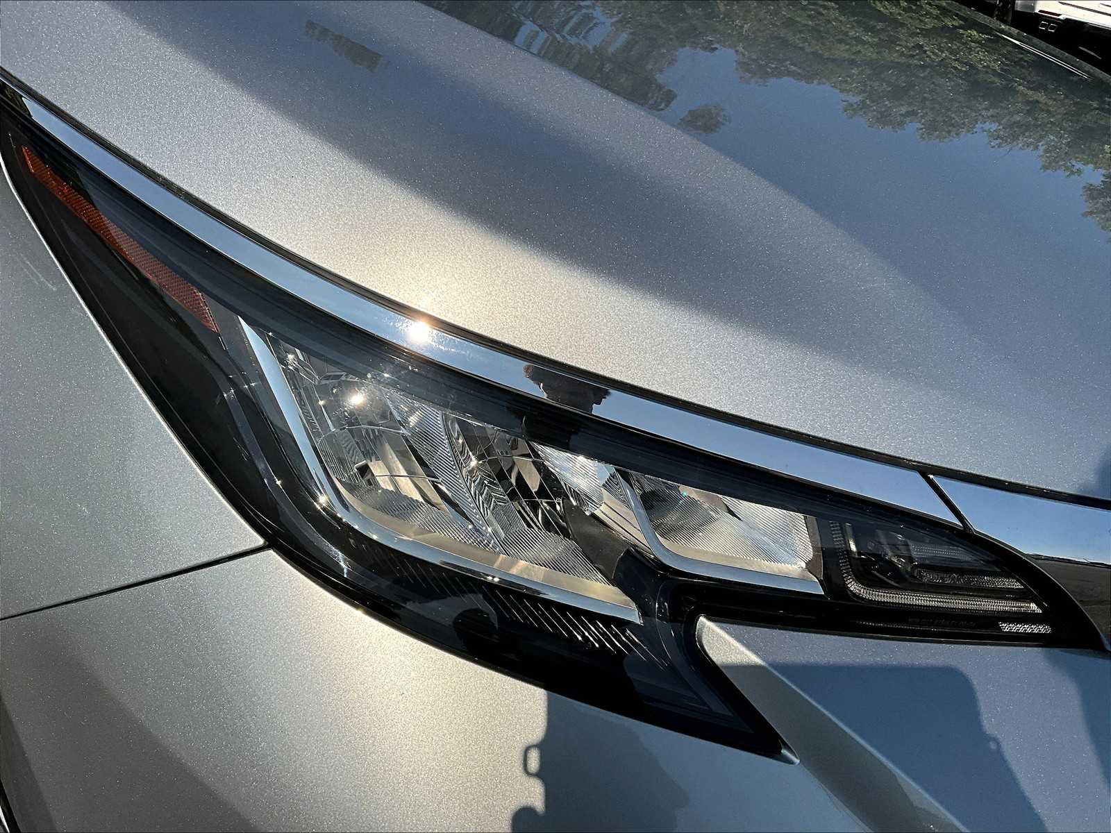 2023 Toyota Sienna LE photo 32