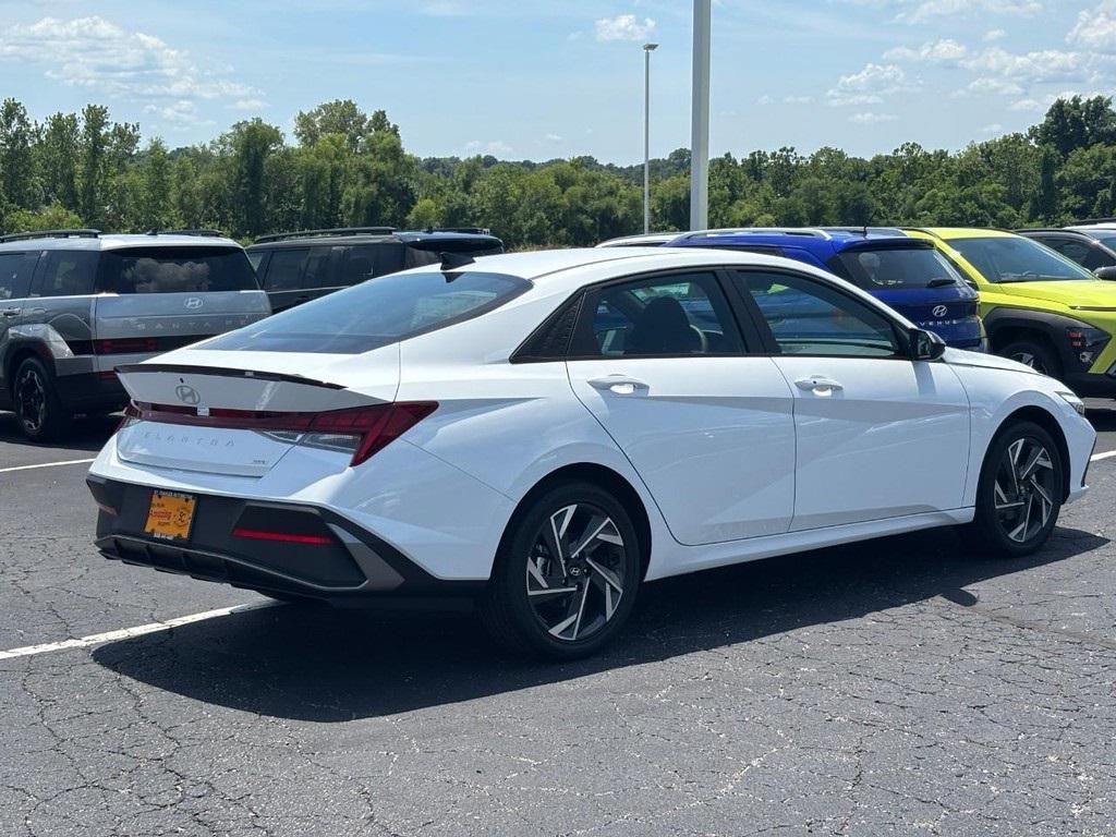2025 Hyundai Elantra Hybrid SEL Sport photo 3